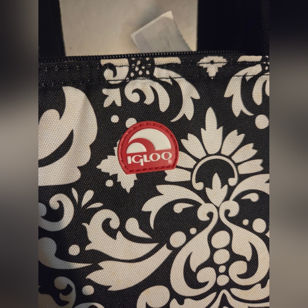 Igloo Black and White Patterned Women's Insulated Bag - Picture 2 of 9